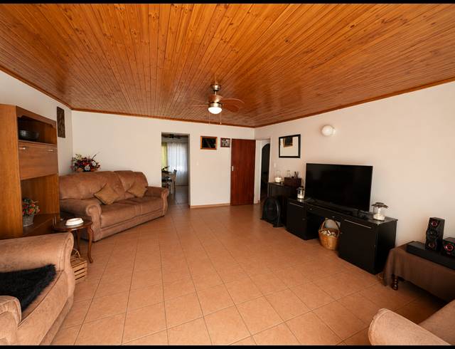 4 BEDROOM HOUSE FOR SALE IN SASOLBURG EXT 12